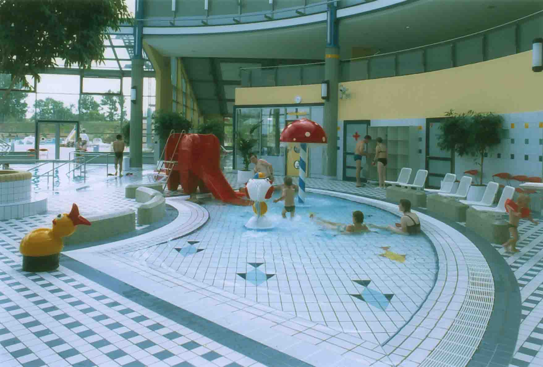 Na-3b- Kleinkinderbecken-Leute4